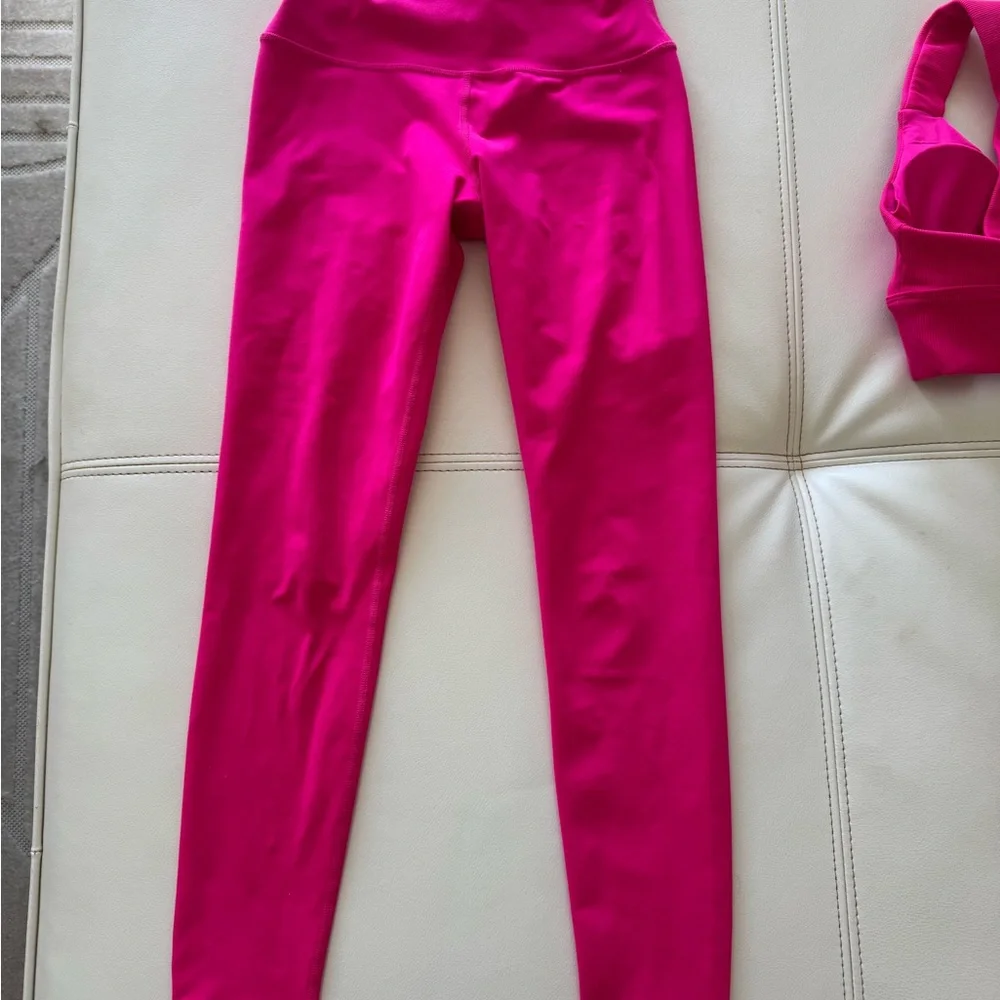 ALO Yoga Hot Pink Activewear Bra and Leggings - Picture 7 of 10